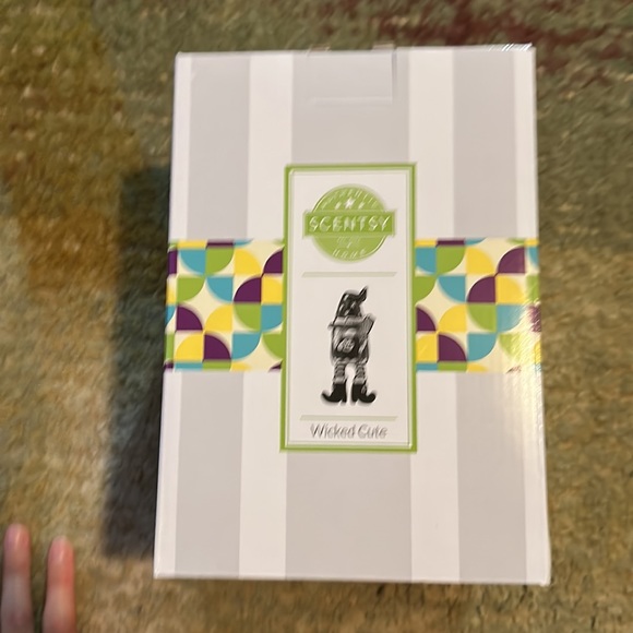 NEW Scentsy Wiked Cute warmer - Picture 4 of 5